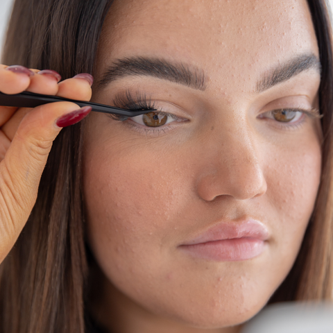 What does your lash style say about you?